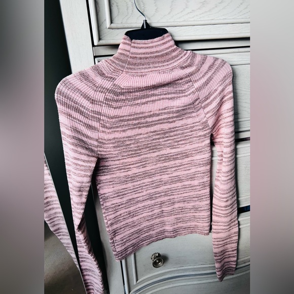 NWT/ Wild Fable, Crop top sweater. Size Large - Picture 5 of 5